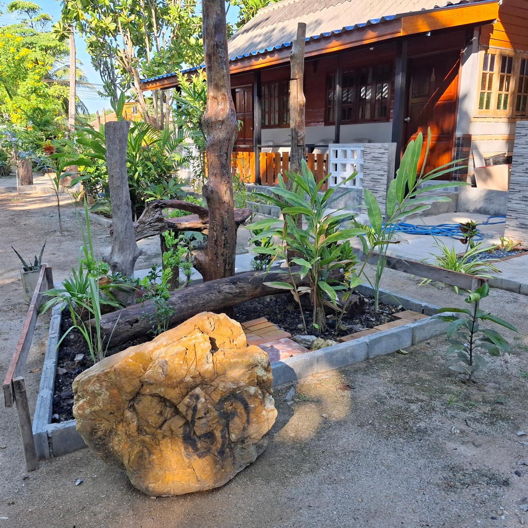 Lanta Valom Buri เกาะลันตา